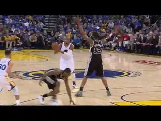 Steph Curry tirou Kawhi Leonard da jogada, tanto fora quanto dentro da quadra. A mudança tática mostra o quanto o ritmo…