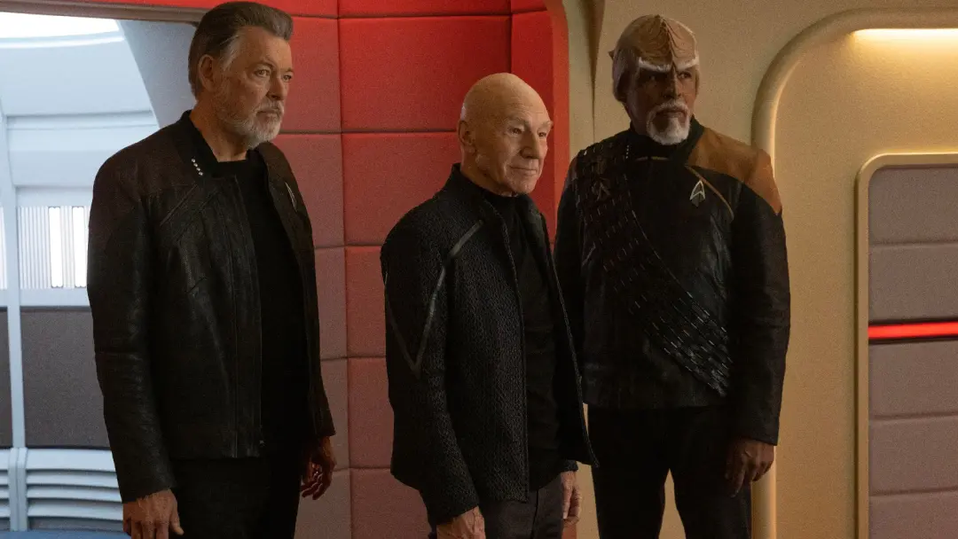 Star Trek Picard entrega uma nova era da franquia com Patrick Stewart revisando Jean-Luc Picard em uma fase mais vulner…