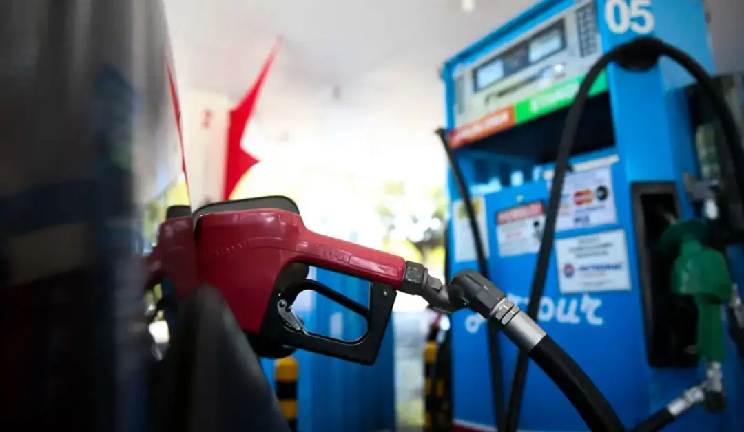 Governo prepara testes para subir o etanol de 32% para 35% na gasolina. A viabilidade técnica precisa ser comprovada em…
