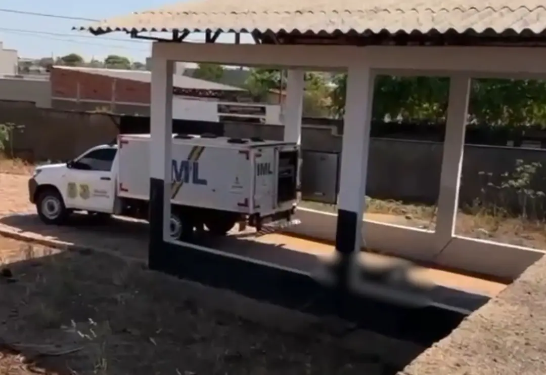 Gurupi, Tocantins, viu corpo em área do IML após cheiro forte. A SSP-TO disse que era um homem e que estava sobre padio…