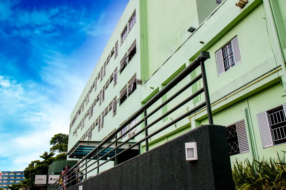 Hospital Araújo Jorge amplia a estrutura de Radioterapia com novo bunker para Acelerador Linear 4. A expansão e a chega…