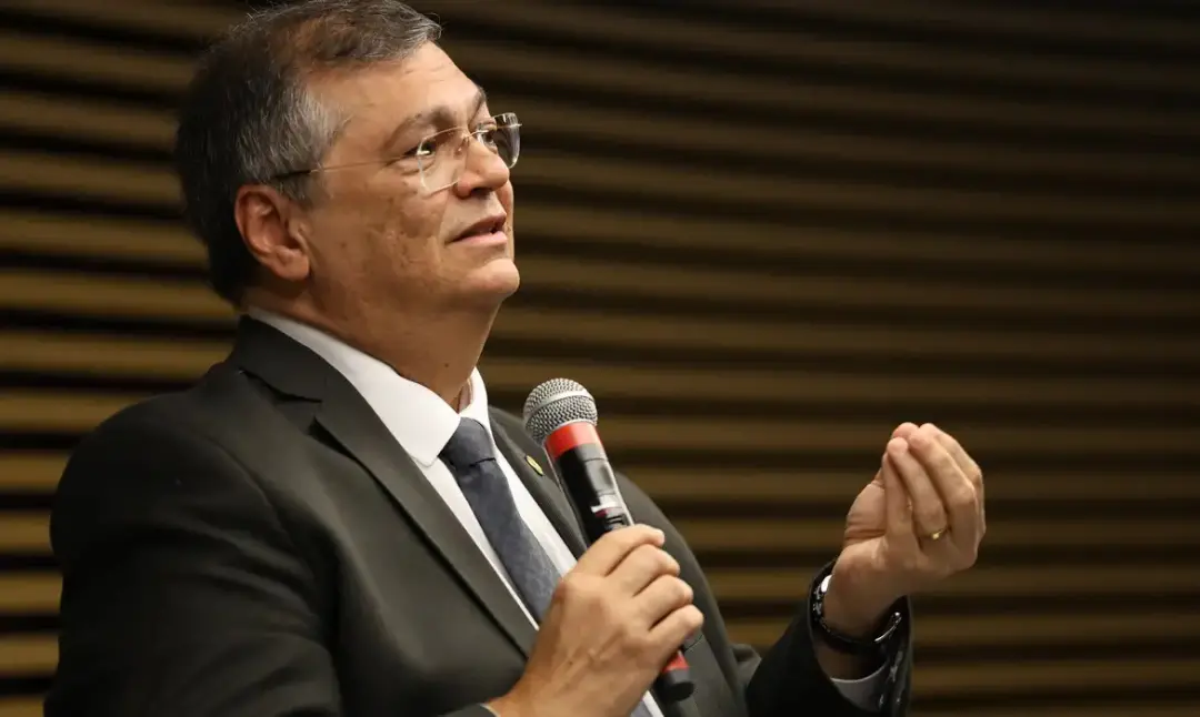 Ministro Dino pede PF para apurar indícios de crime no Banco Master com empresas de cemitérios de São Paulo. Aparenteme…