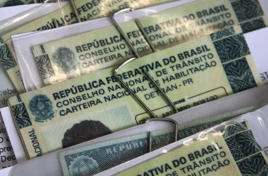 Projeto de Lei altera Código de Trânsito para impedir que infrações puramente administrativas barrem a CNH definitiva a…