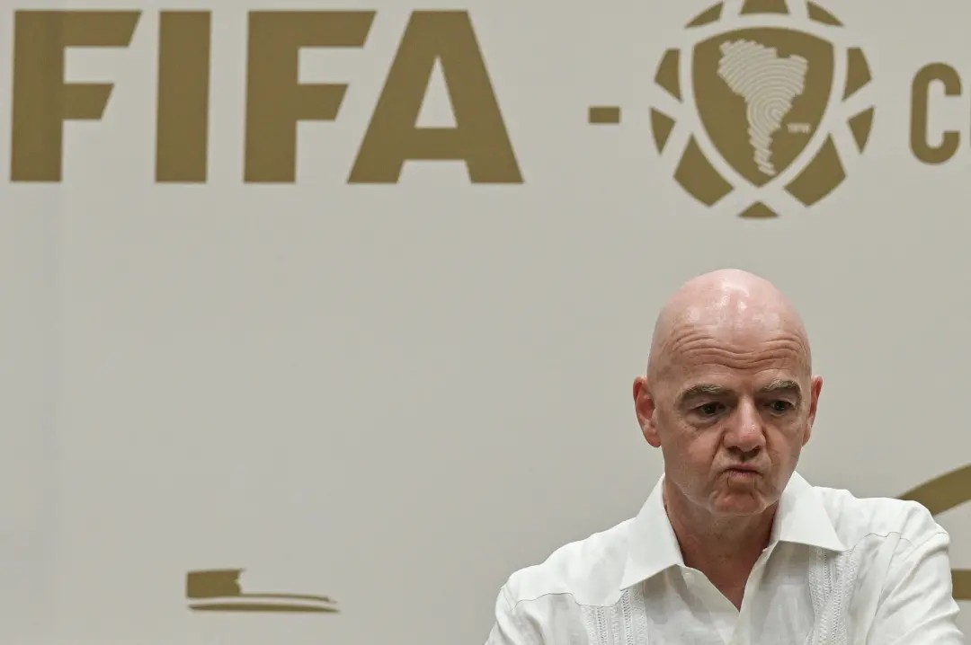 Debbie Hewitt pediu documentos da Fifa sobre projeto de Copas de investidores privados. O projeto fracassou e gerou pol…
