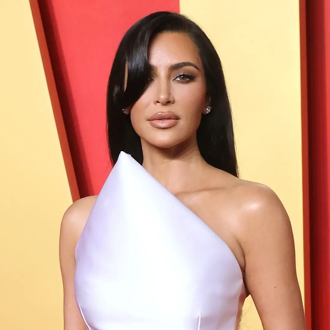 Kim Kardashian compartilhou que tem esofagite no trailer da temporada oito. É importante falar de saúde sem esconder na…