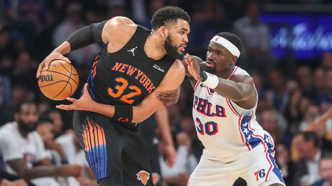 Adem Bona, reserva dos Philadelphia 76ers, sofreu lesão no pé que pode atrasar o treino de pré-temporada. Esse cara ser…