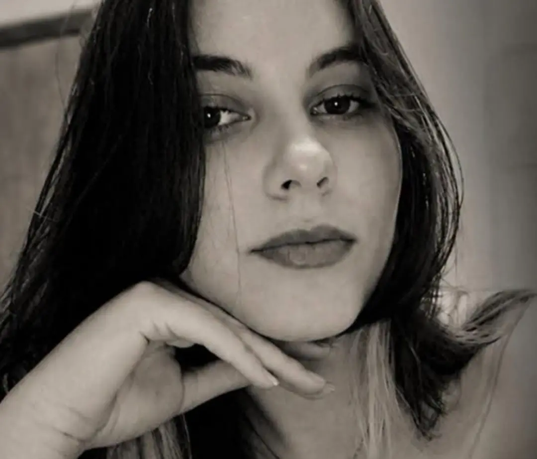 Mirella Kern, de 16 anos, foi encontrada morta em Luiz Alves, Santa Catarina, após sua mãe chamá-la para ir trabalhar. …