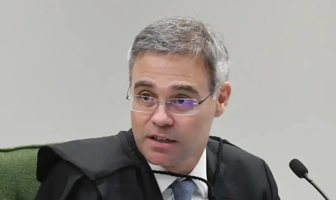 Ministro Mendonça rejeitou a ação de Zé Trovão contra o reajuste de 15% do Bolsa Família. A decisão não analisou a lega…