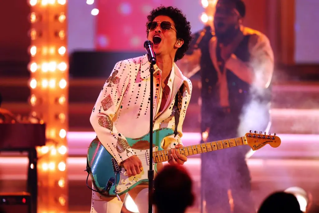 Bruno Mars tem o tour pela América do Norte terminando e vai seguir para a Ásia no ano que vem. A gente gosta de um sho…