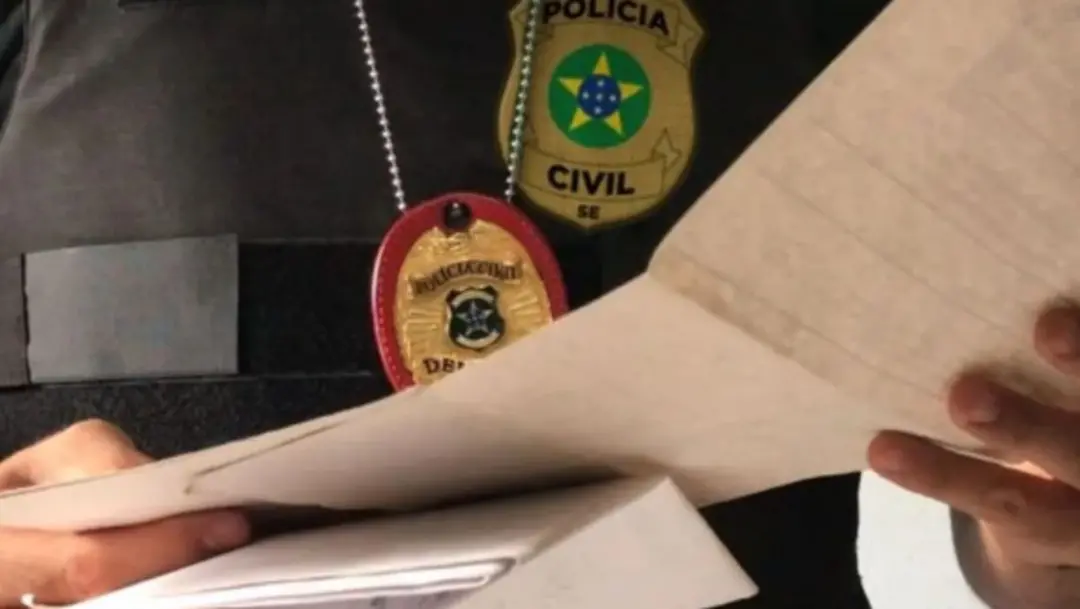 Preso escondido em imóvel abandonado em Indiaroba, suspeito de feminicídio em Estância foi localizado pela Polícia Civi…