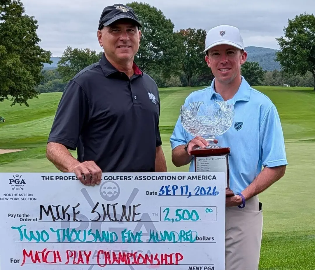 Mike Shine venceu o campeonato de Match Play da NENY PGA no Country Club of Pittsfield, batendo Thomas Sennett por 4 a …