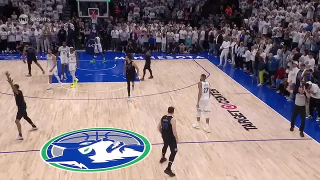 Luka Doncic acertou o triplo decisivo contra os Wolves no jogo 2 dos Playoffs de 2024. Essa capacidade de definir momen…