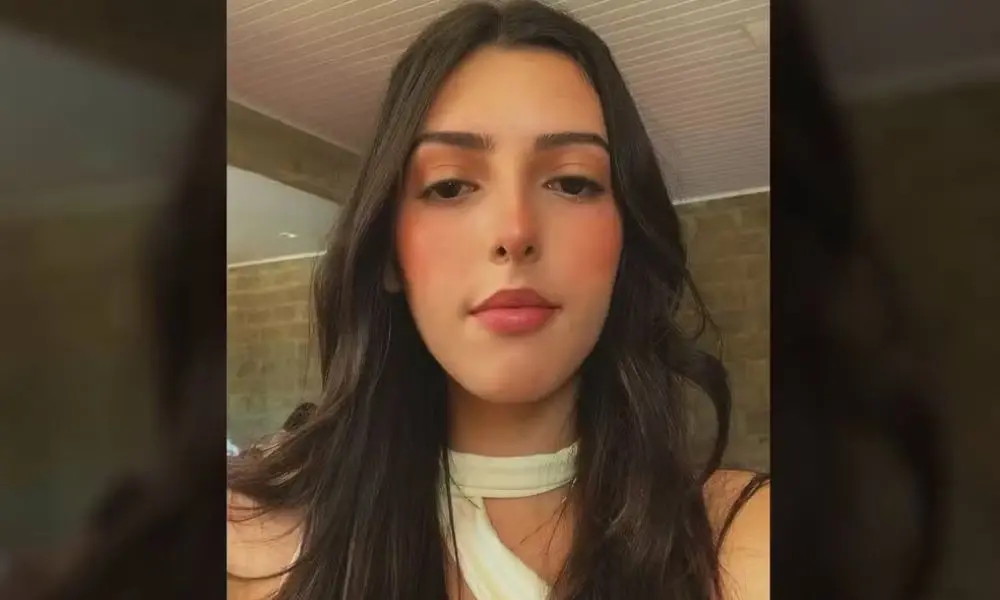 Londrina, PR. Thaissa de Oliveira Marques, 21 anos, foi morta com 46 facadas dentro de academia após mostrar o local pa…