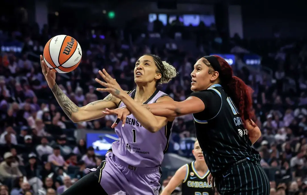 As três jogadoras do time Valkyries, Gabby Williams, Janelle Salaün e Cecilia Zandalasini, não treinaram na quinta-feir…