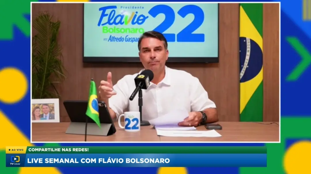 Flavio Bolsonaro disse que vai recrutar fiscais de urna pelo Brasil inteiro. A ideia é ter gente nossa monitorando para…