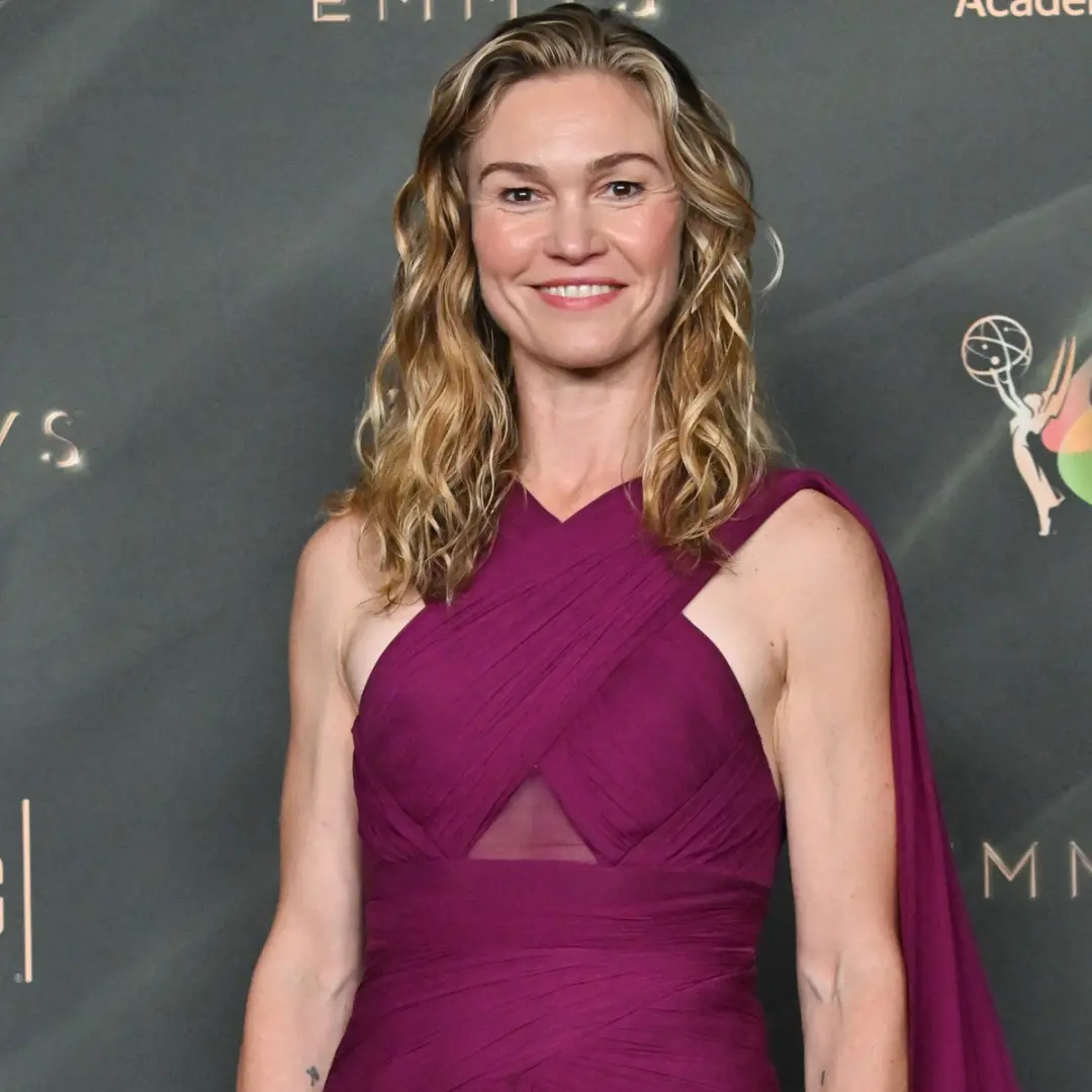Juilliard se desculpa com Julia Stiles sobre a polêmica do Dancing With the Stars. A escola admitiu que ela é formada l…