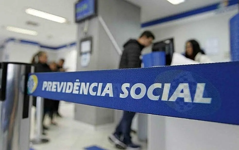 Votar nas eleições de 2026 servirá como prova de vida para o INSS, segundo o Ministro da Previdência. Essa medida, que …