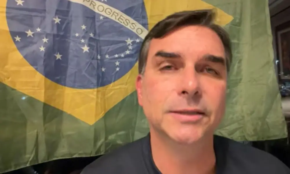 Flávio Bolsonaro criticou Zé Trovão por usar o TSE para questionar o reajuste do Bolsa Família. Acho que quem tenta mex…