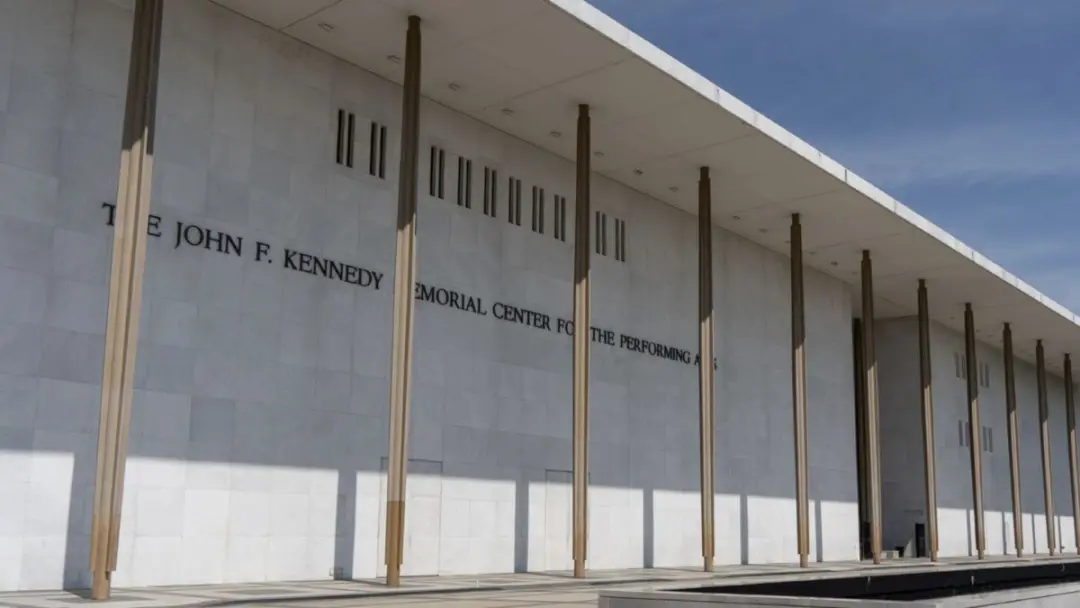 Kennedy Center precisa avisar com 30 dias de antecedência sobre mudanças grandes no prédio, decisão do juiz Christopher…