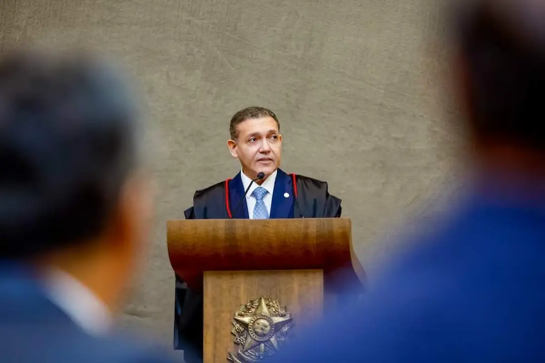 Nunes Marques, ministro do STF, teria sido uma indicação de Flávio Bolsonaro ao pai, Jair Bolsonaro, no final de 2020. …