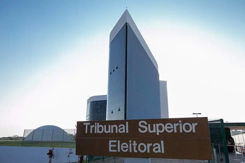Mil e duzentas candidaturas foram barradas pela Justiça Eleitoral em 2026. O descumprimento de requisitos formais foi o…