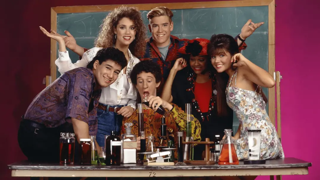 NBC mudou a programação de sábado de manhã em 1992, trocando desenhos por programas de ação para adolescentes. A decisã…