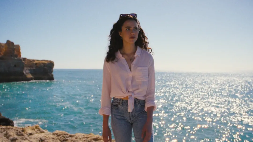Love of Your Life, com Margaret Qualley, começa como comedia romantica e vira tragédia focada na dor. A transicao brusc…
