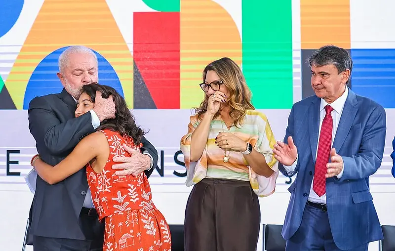 Redução de R$ 11,5 bilhões na projeção da Previdência viabilizou o reajuste de 15% no Bolsa Família. O governo argument…