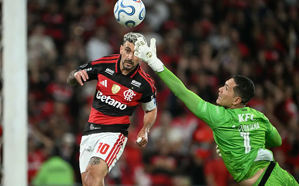 Flamengo empatou em 1 a 1 com Independiente del Valle no Maracanã, mas avançou para as semifinais da Libertadores. A ge…