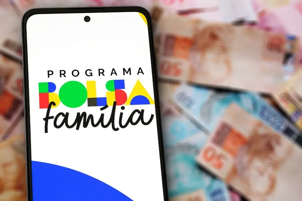 O Bolsa Família teve reajuste de 15,04%, passando o piso de R$ 600 para R$ 691 a partir de outubro. Esse aumento movime…