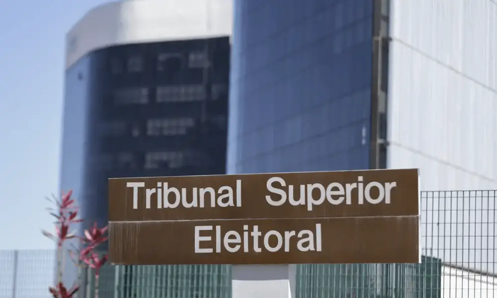 Mil e duzentas candidaturas já tiveram registro indeferido pela Justiça Eleitoral. Principalmente por descumprimento de…
