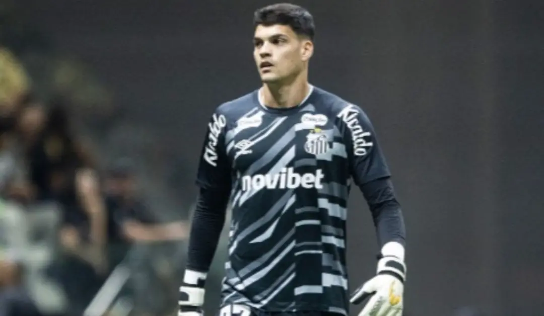 Gabriel Brazao vai passar por cirurgia no ombro direito e desfalca o Santos contra o Remo neste sábado no Mangueirão. P…