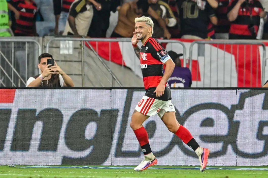 Maracanã, empate por 1 a 1 contra o Independiente del Valle. A equipe não mostrou o futebol que a torcida espera, comet…