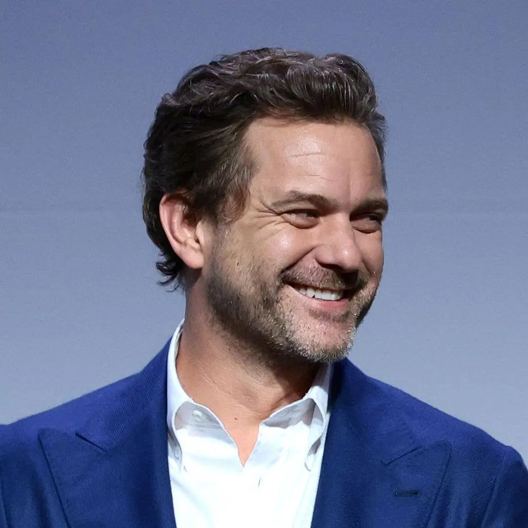 Joshua Jackson mostrou um visual novo na rede social durante um passeio em família com a filha Juno. Mudanças de visual…