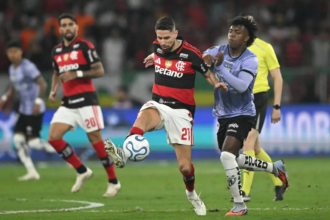 Flamengo empata em 1 a 1 com o Independiente del Valle e avança para a semifinal da Libertadores. Jogando com um a meno…