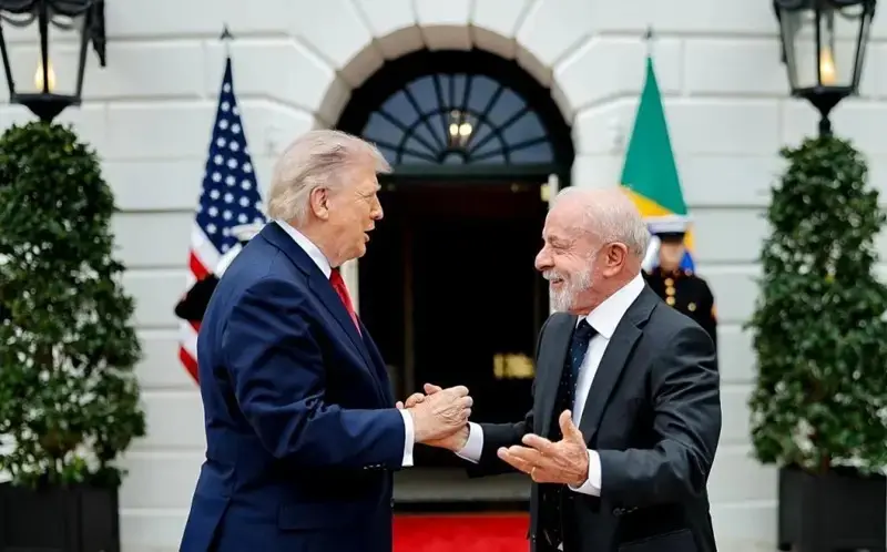 Trump pedindo que Brasil deixe dissidentes concorrer em 2026 mostra a influência externa nos bastidores das eleições. E…