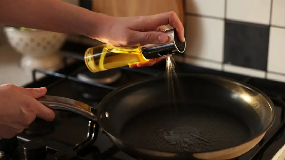 Air fryers estão se popularizando para uma alimentação mais saudável, mas o essencial é dominar os utensílios. Ter um p…