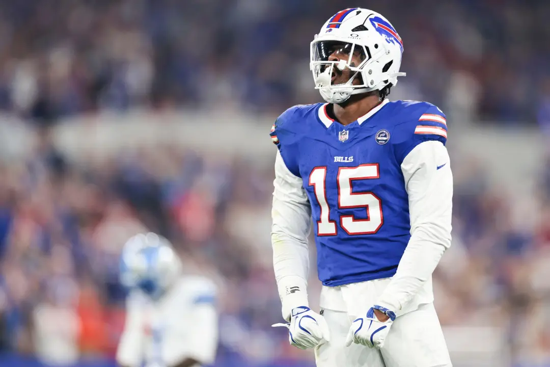 Greg Rousseau está mandando muito como ala defensiva no Buffalo Bills, usando o novo sistema 3-4. A mudança permitiu qu…
