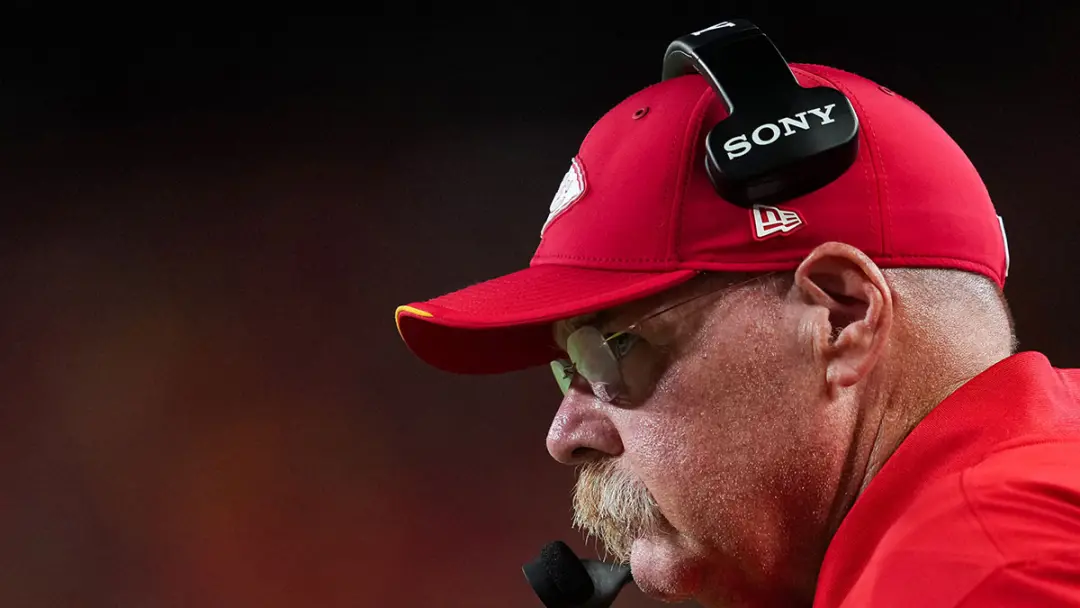 Andy Reid trouxe uma formação dos anos 30 para o jogo contra os Broncos, inspirada em uma jogada de 1936. Isso mostra c…