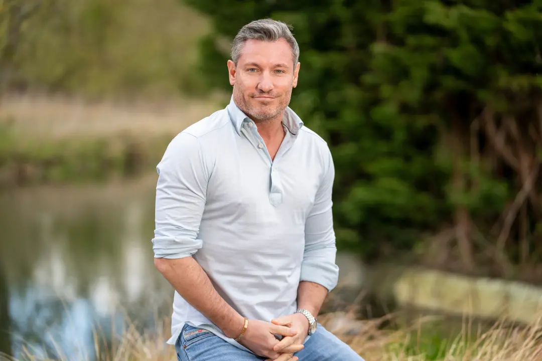 Dean Gaffney quer voltar para EastEnders depois de passar o verão em Ibiza com Wayne Lineker. Ele trocou a vassoura do …