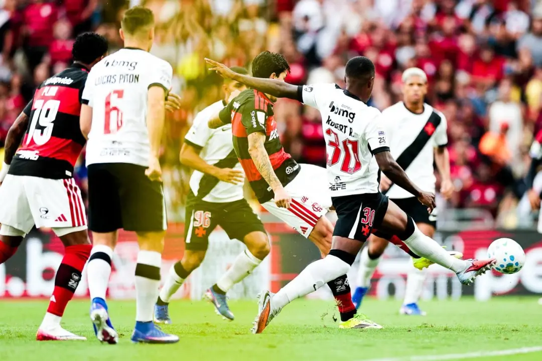 São Januário ou Manaus, o Vasco pensa usar para o clássico contra o Flamengo caso não consiga o Maracanã. Essa mudança …