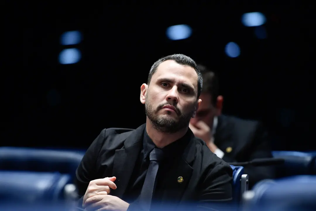 Cleitinho Azevedo lidera as pesquisas pelo governo de Minas com 32% de preferência. O movimento de apoio vindo de rivai…