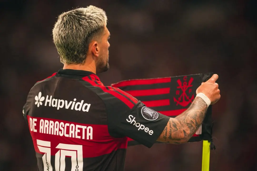 Arrascaeta garantiu a vaga na semifinal após o Flamengo empatar em 1 a 1 contra o Independiente del Valle em Quito. Ape…