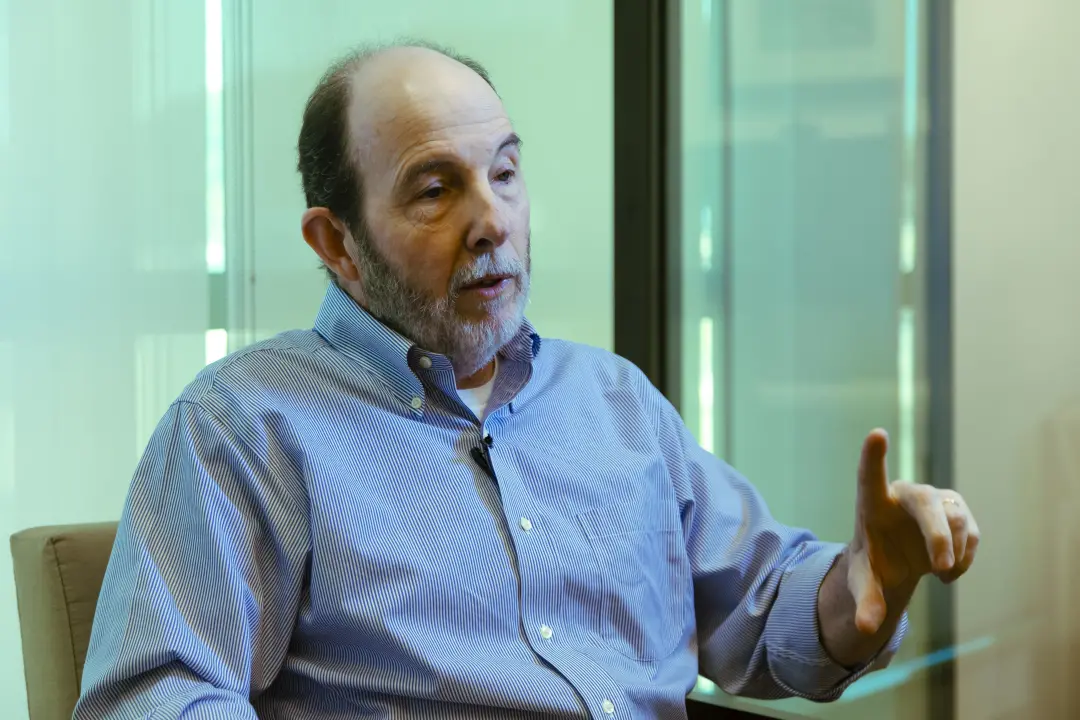 Ex-presidente do Banco Central Arminio Fraga falou sobre o reajuste de 15% do Bolsa Família, dizendo que o momento do a…