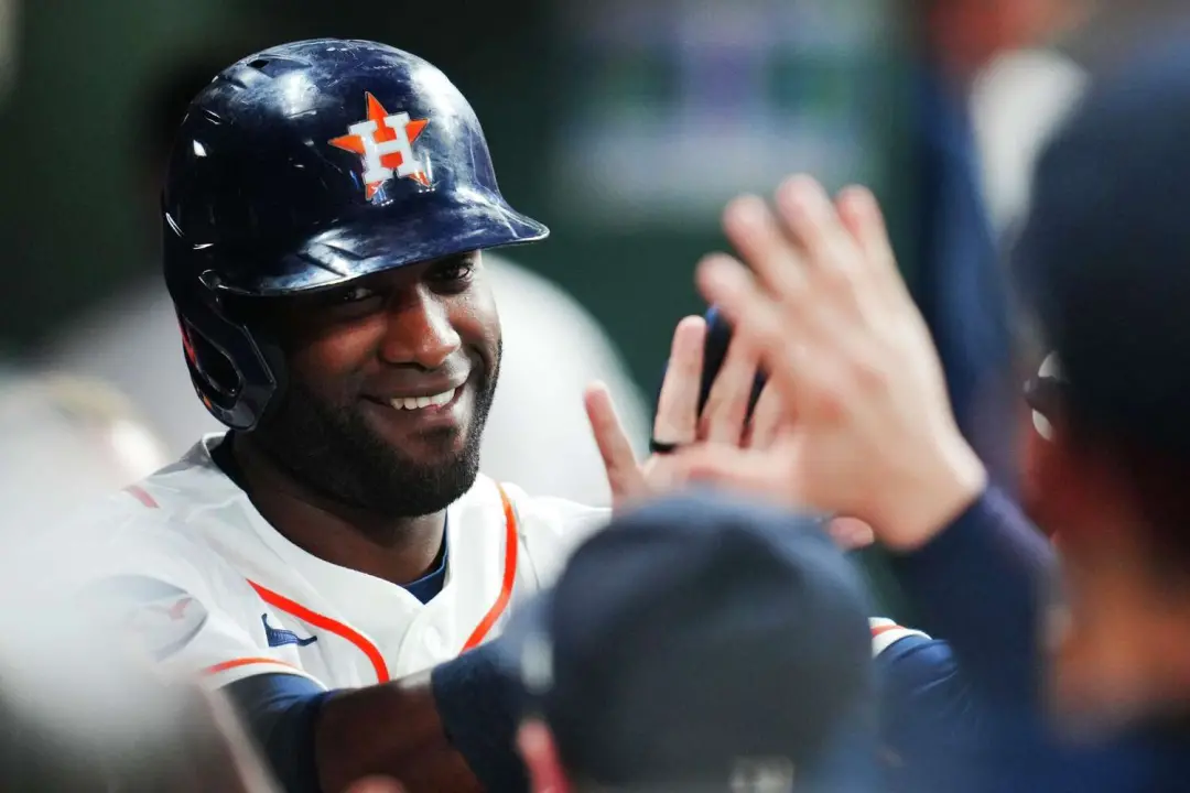 Yordan Alvarez bate o número 40 em home runs no Daikin Park. O lance não teve grande celebração, como mostra a expressã…
