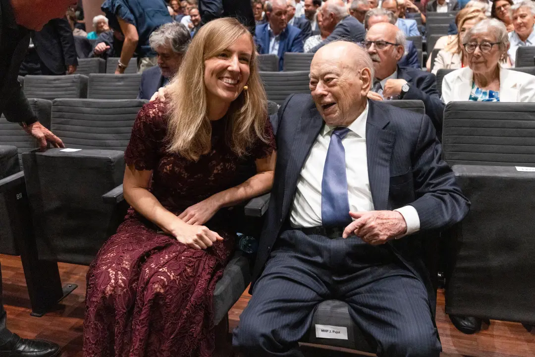 Fundação Paralel 41, criada por Victòria Alsina, exconselheira de Junts, teve evento de lançamento com público que loto…
