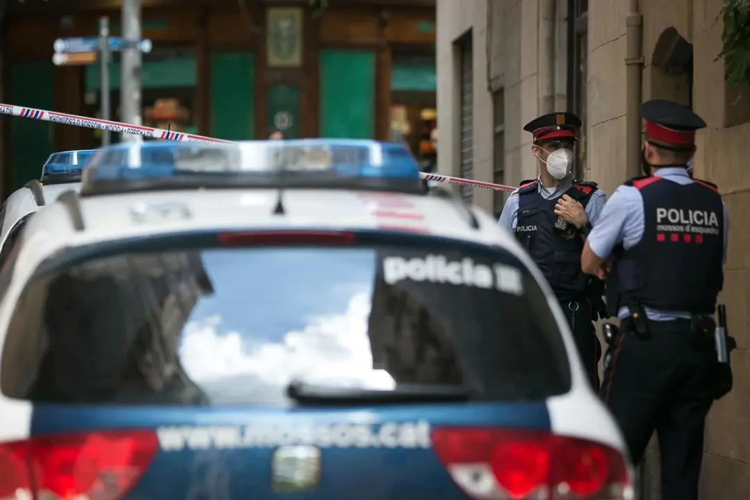 Na prisão de Quatre Camins, os Mossos detiveram um homem acusado de matar seu colega de cela. É um retrato duro de como…