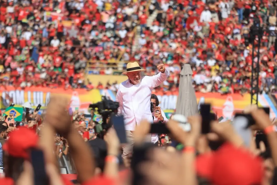 Florianópolis, em um reduto bolsonarista, receberá Lula em ato de campanha no sábado, dia 19. A gente pondera o clima p…
