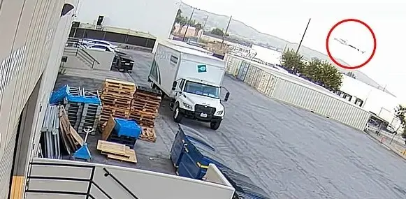 Chatsworth, Los Angeles. Um novo vídeo mostra a queda de helicóptero da NBC que tirou a repórter Eliana Moreno e o pilo…