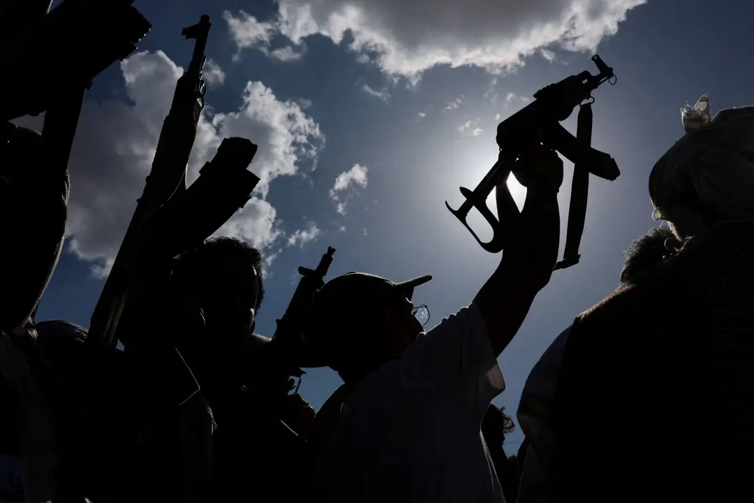China pediu ao Irã que use influência sobre houthis para conter avanço no Mar Vermelho, após a Arábia Saudita alertar s…